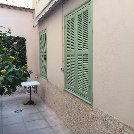 Cosy Poullan, 2-bedroom Apartment, 200 M From The *