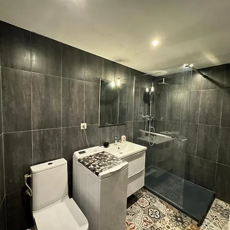 Cosy Poullan, 2-bedroom Apartment, 200 M From The Beach