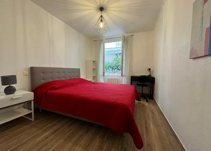 Apartment Cosy Poullan, 2-bedroom Apartment, 200 M From The *