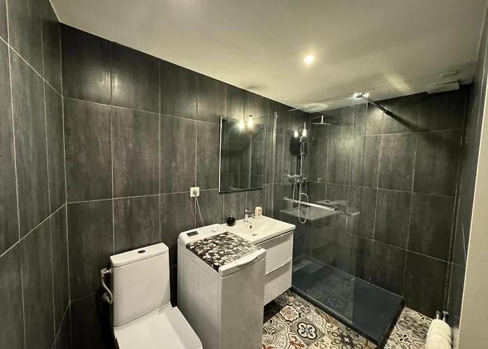 Cosy Poullan, 2-bedroom Apartment, 200 M From The