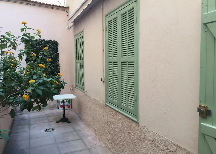 Cosy Poullan, 2-bedroom Apartment, 200 M From The *