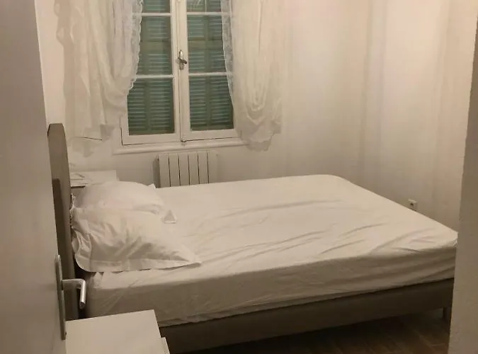 Cosy Poullan, 2-bedroom Apartment, 200 M From The Nizza