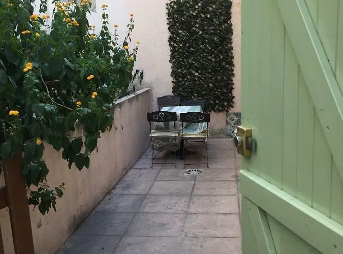 Cosy Poullan, 2-bedroom Apartment, 200 M From The Apartment *