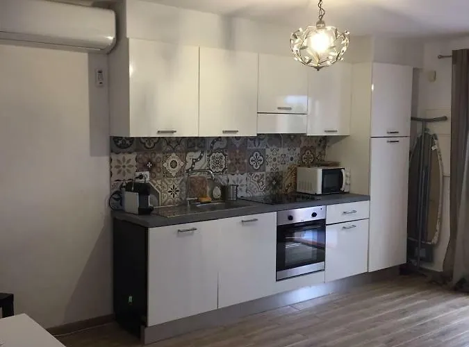 Cosy Poullan, 2-bedroom Apartment, 200 M From The Apartment *